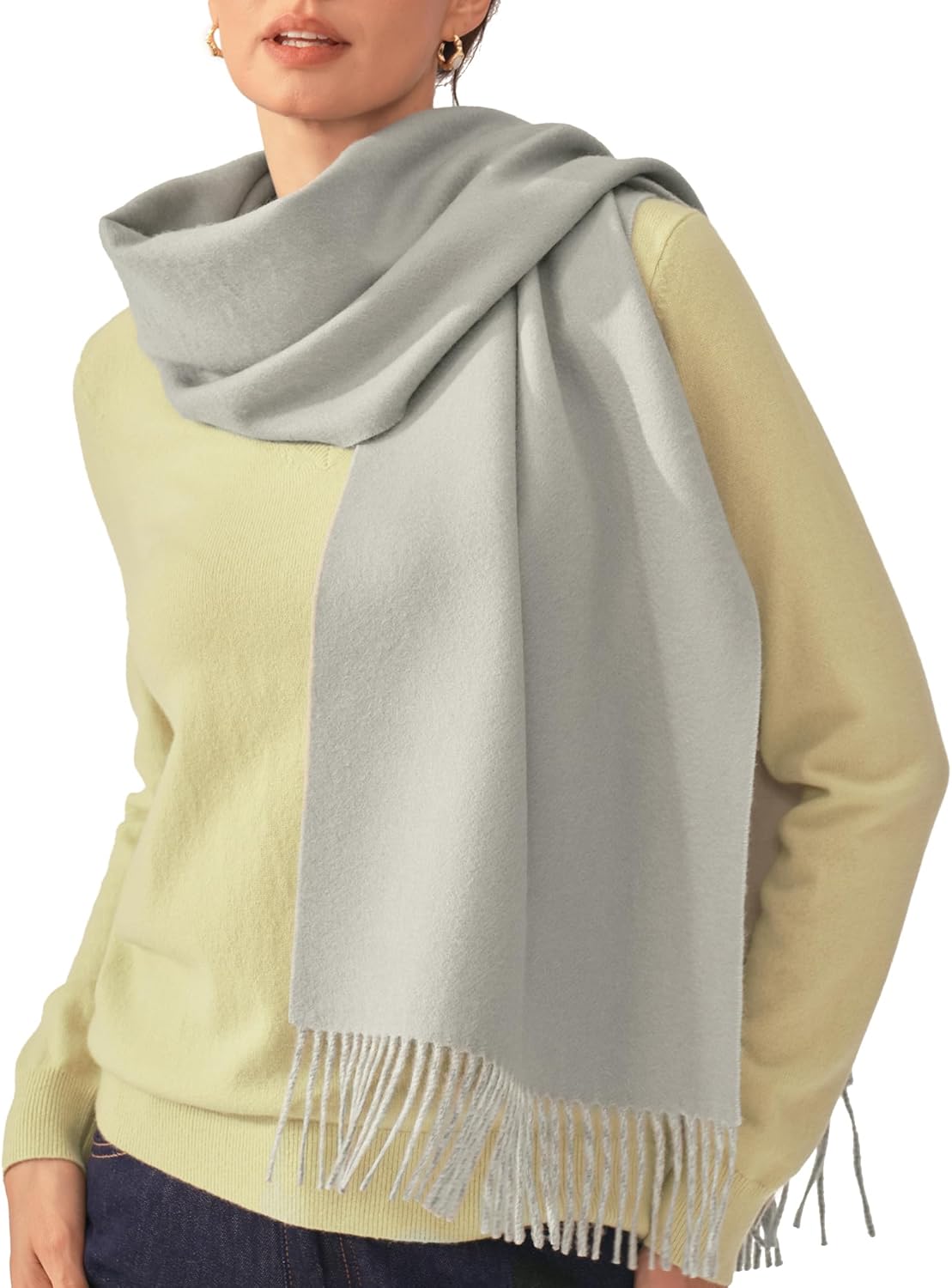 Cashmere winter scarf in warm neutral tone with fringed edges — detail