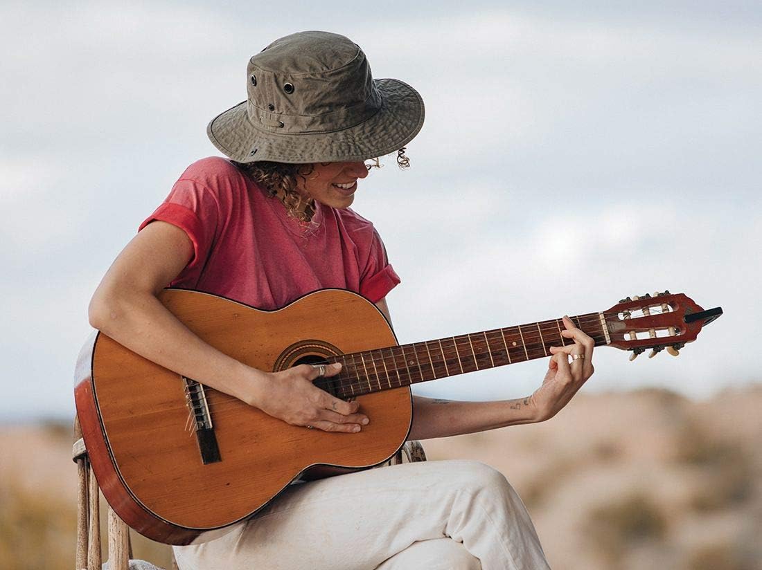 Cotton canvas sun hat in warm neutral — classic travel style — view 4