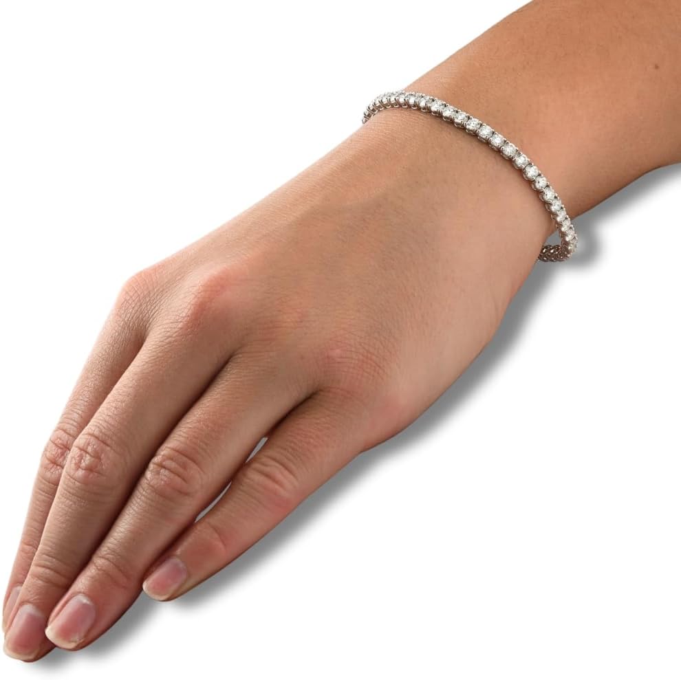 Diamond tennis bracelet in white gold with round cut stones, classic luxury — view 2