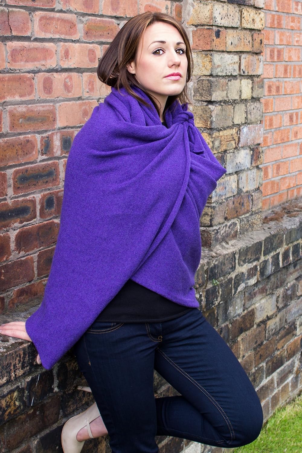 100% cashmere wrap scarf in neutral tone — hand-made Scottish craftsmanship — side