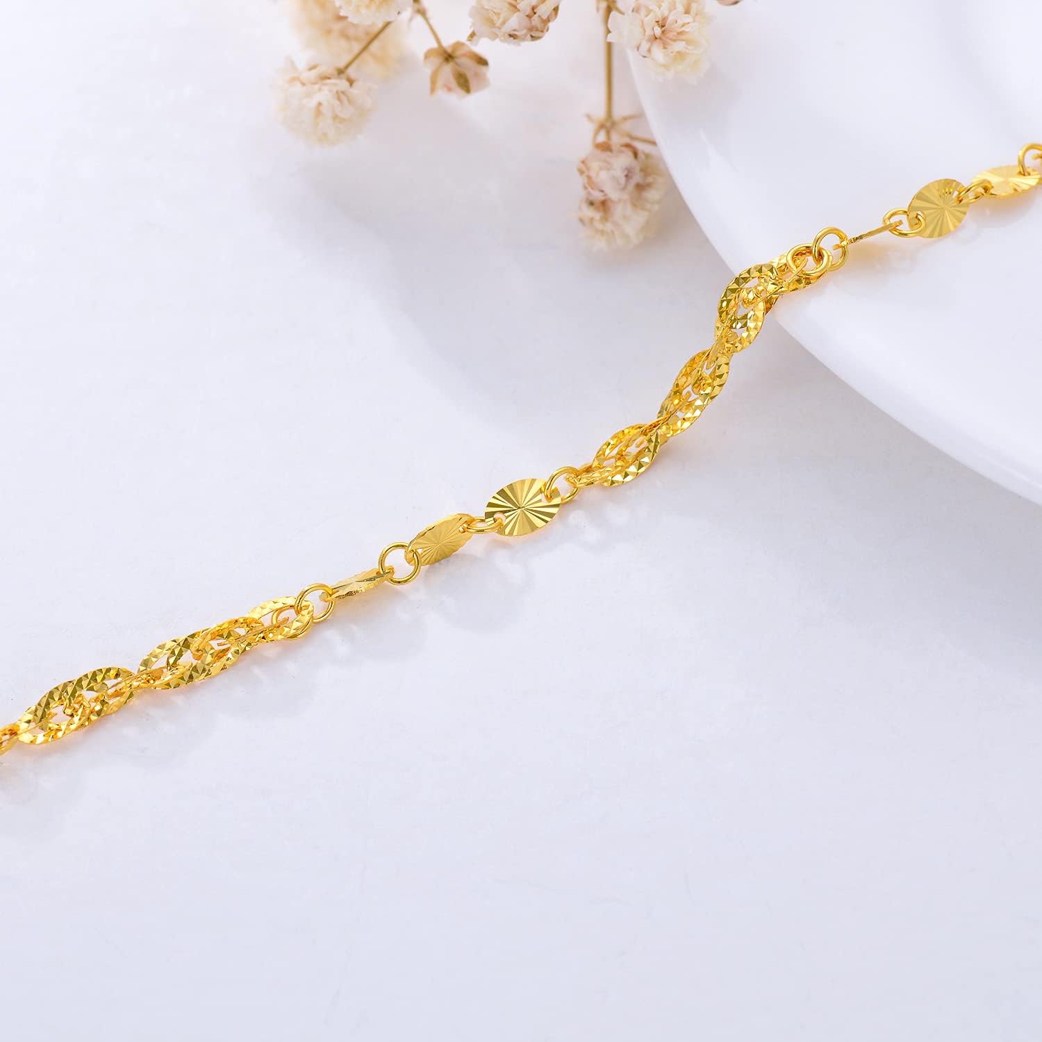 18k yellow gold bracelet with diamond-cut Italian link chain, 3mm width — view 4